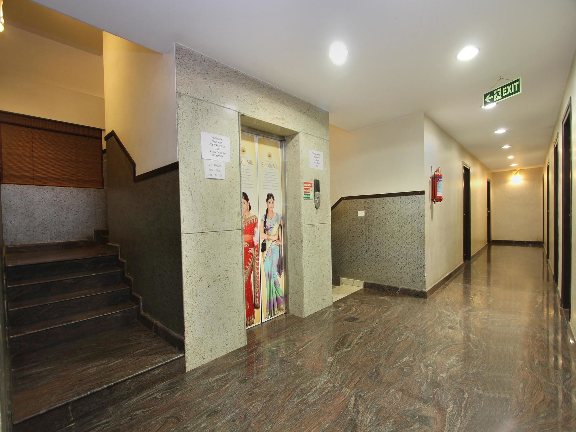 Oyo 435 Hotel Amshi International Bangalore Dış mekan fotoğraf