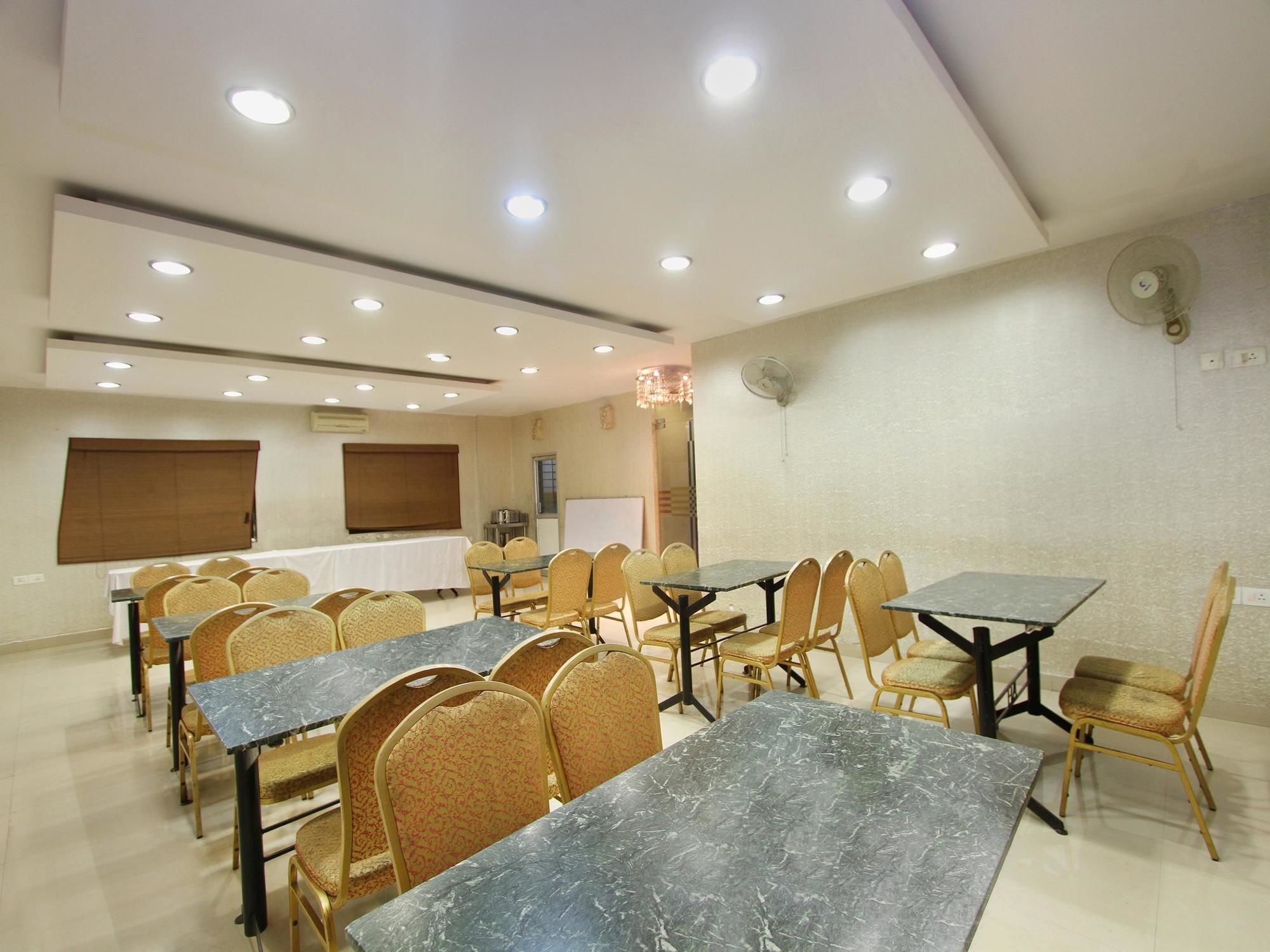 Oyo 435 Hotel Amshi International Bangalore Dış mekan fotoğraf